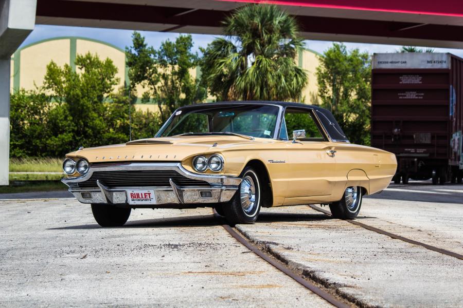  Ford Thunderbird Landau Coupe 1964 года  (фото 1 из 8)